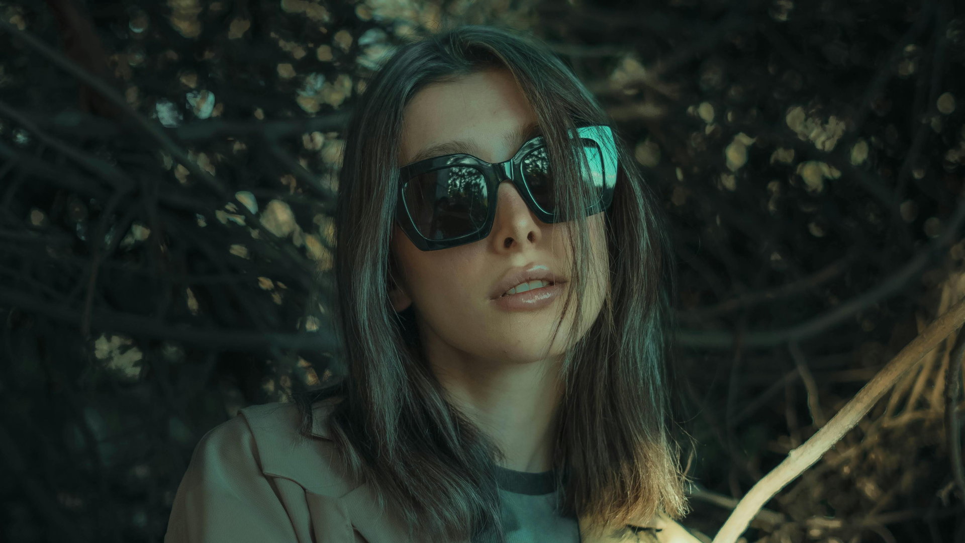 5. Oversized Sunglasses Take Over