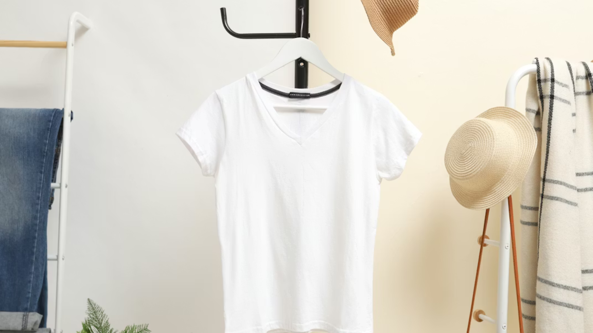 2. Intentional negative space at the neckline