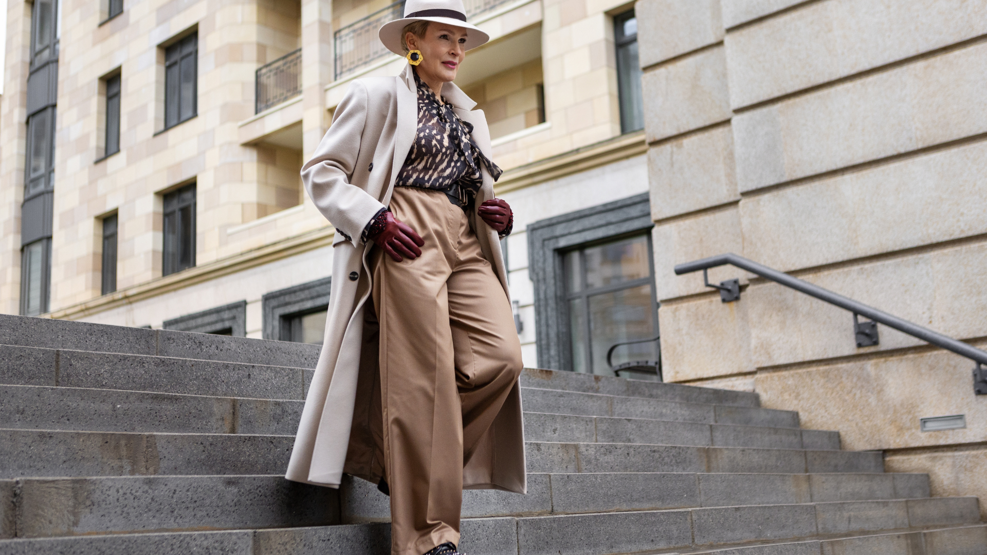 10. Neutral layers with simple accessories