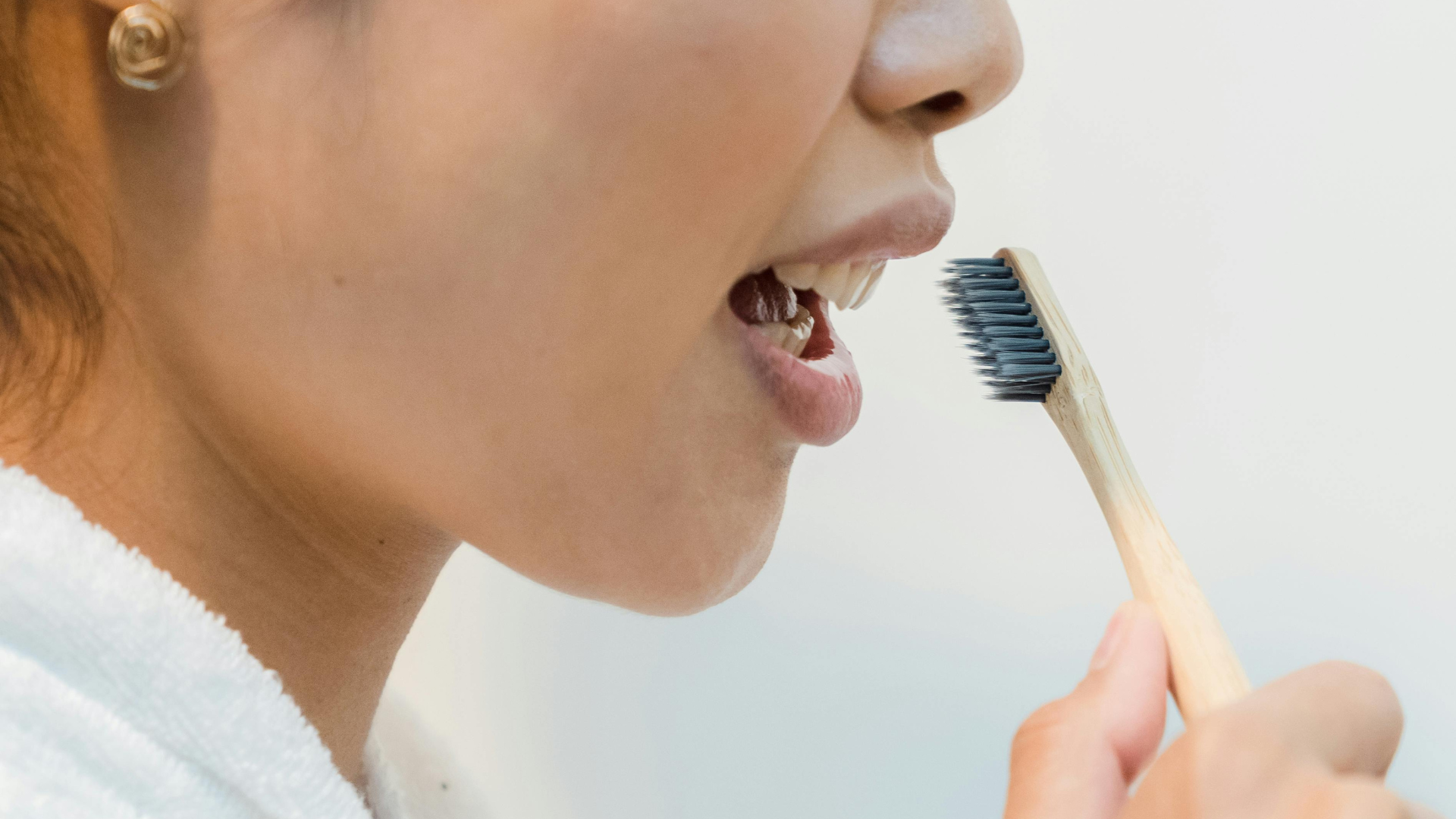 2. Maintain fresh breath throughout the day