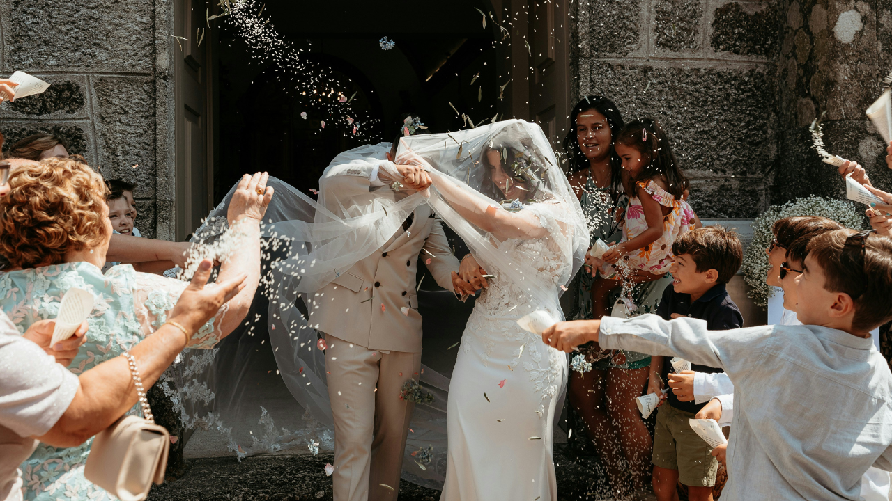 1. Brides wearing gloves