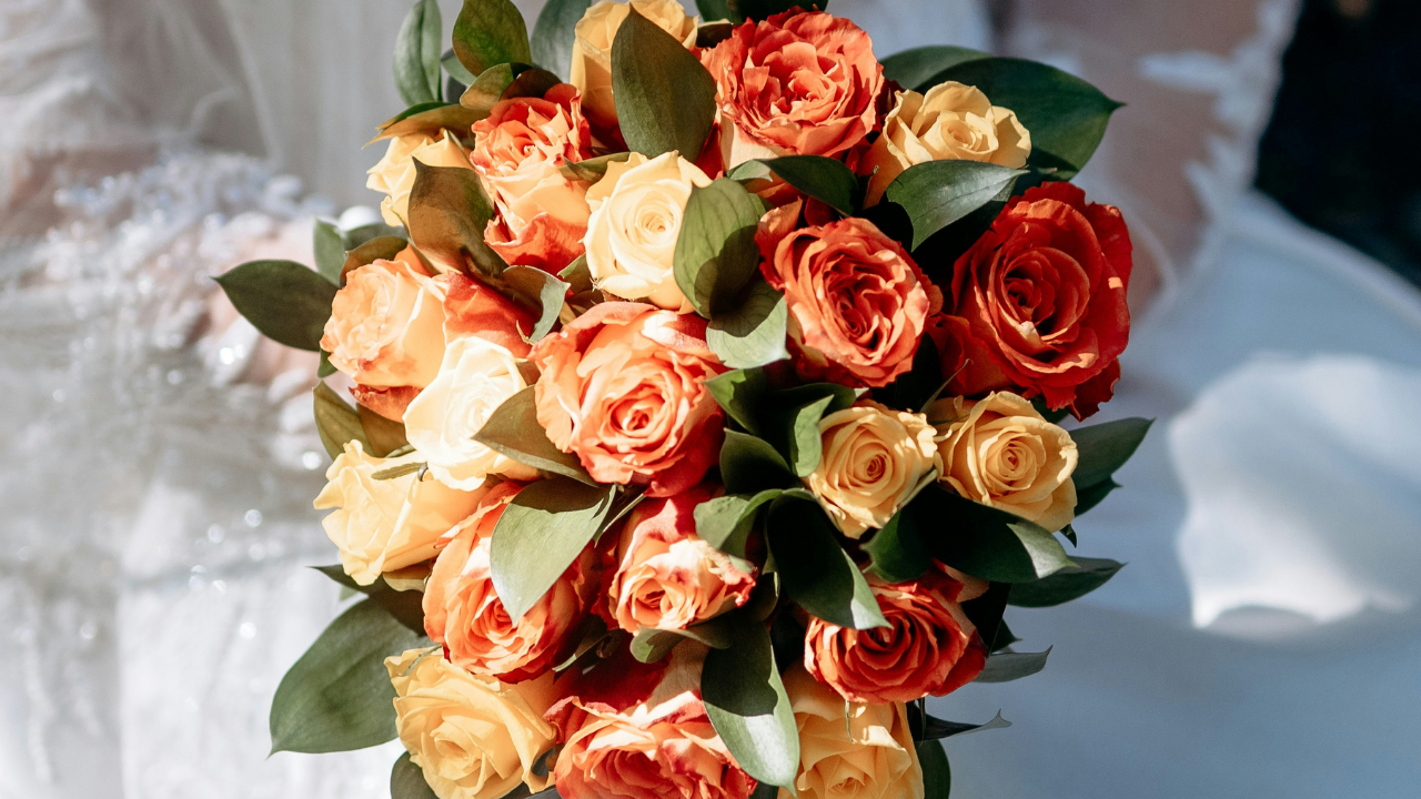 10. Bouquets made entirely of orange blossoms