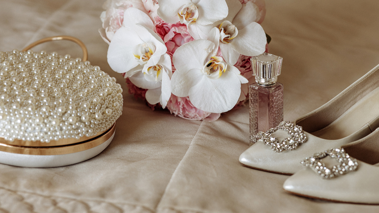 11. Coordinated bridesmaid accessories