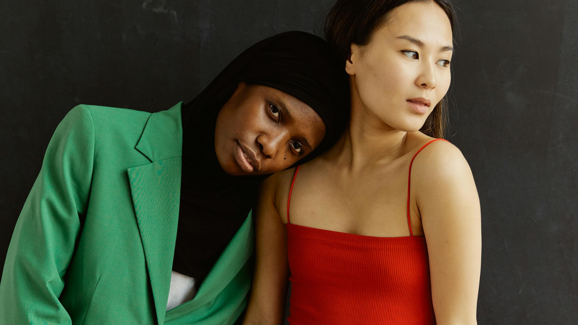 20. Contrast-Driven Styling