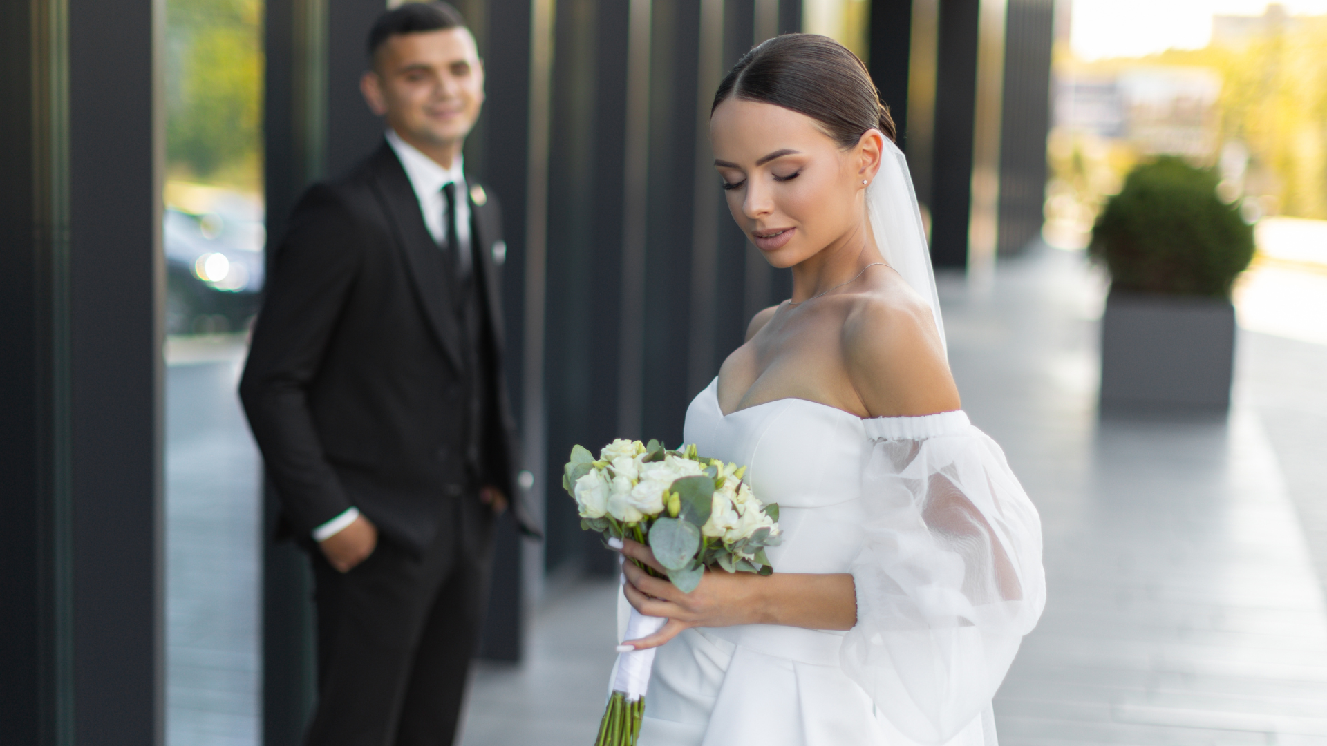 5. Celebrity weddings are driving the minimalist movement