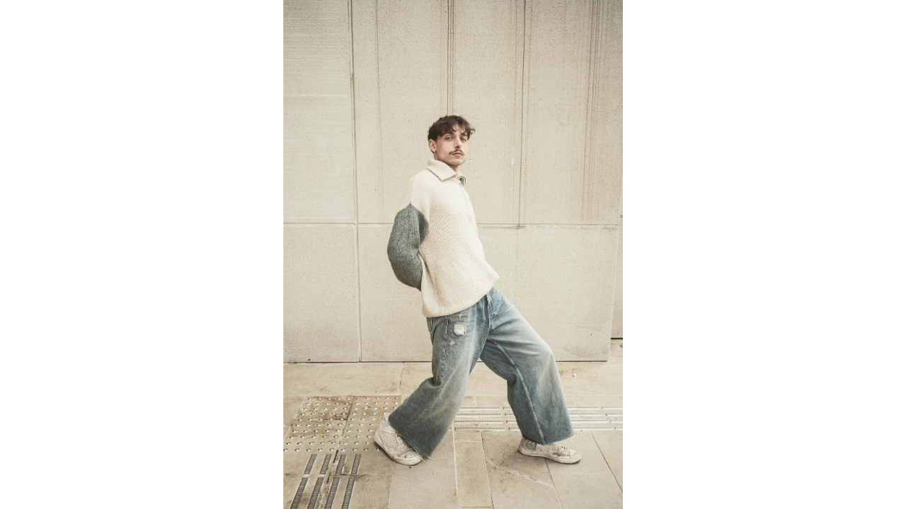 5. Loose-fitting jeans