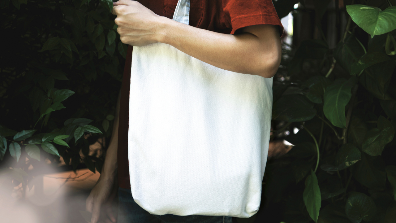 11. Madewell essential bucket tote